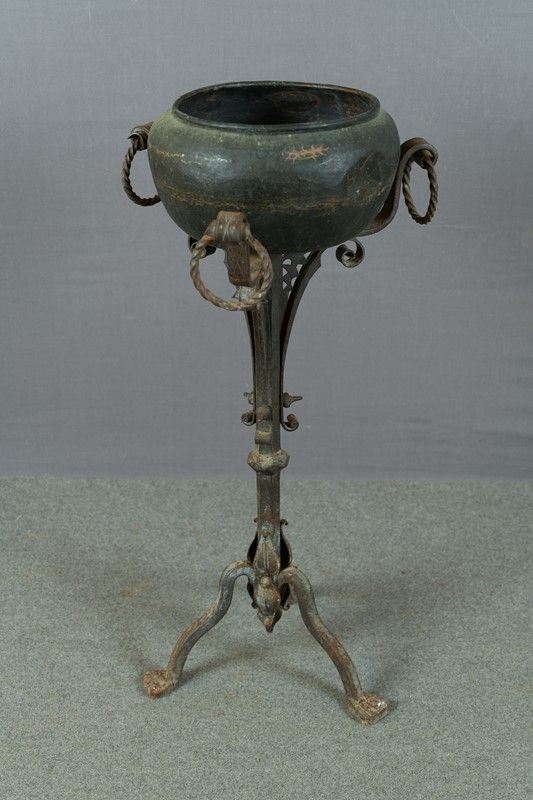 Wrought iron planter