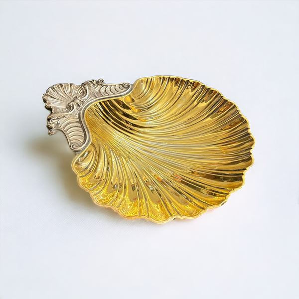 Centrotavola a forma di conchiglia in argento 800/1000 - Greggio