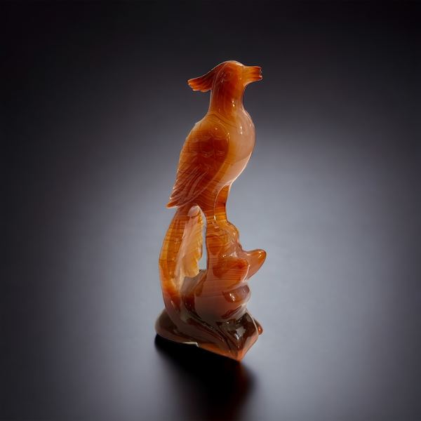 Scultura di volatile scolpita in corniola