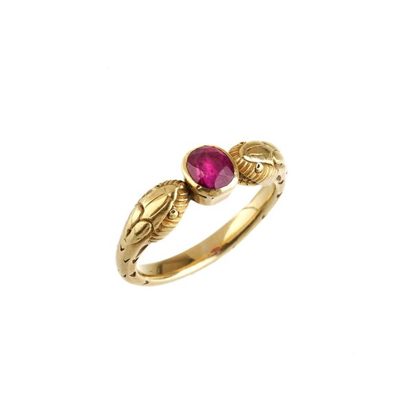 Anello con rubino