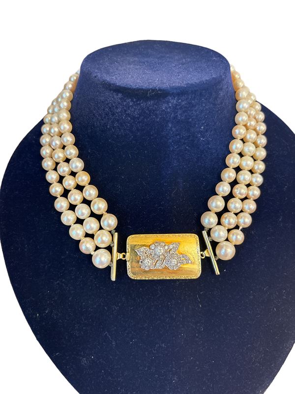 Collana a tre fili di perle