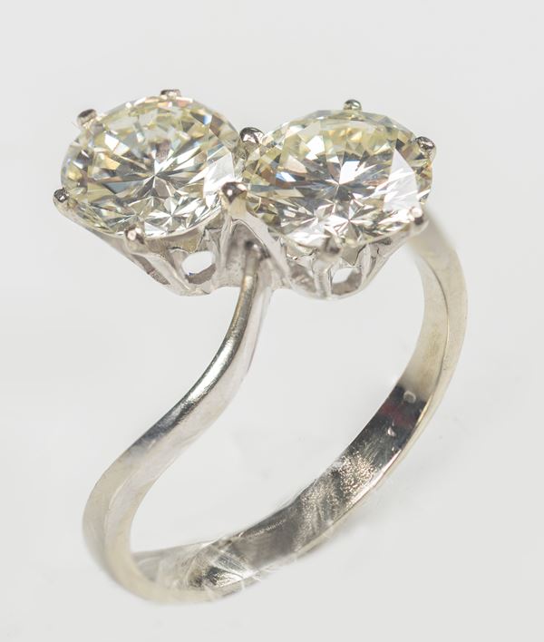 Anello contrariè con due diamanti