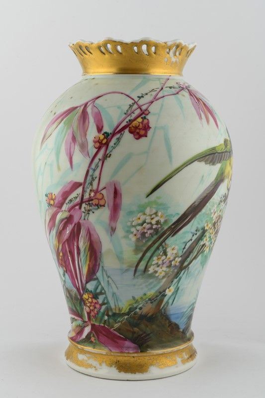 Vaso in porcellana decorato