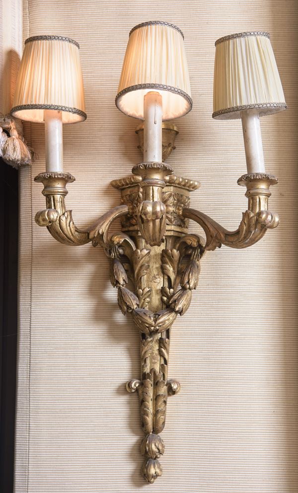 Serie di quattro appliques
