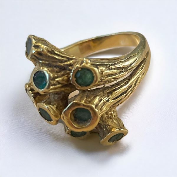 Anello con smeraldi