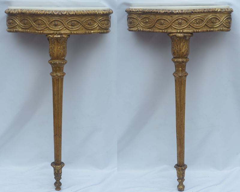 Coppia di piccole consolle da appoggio