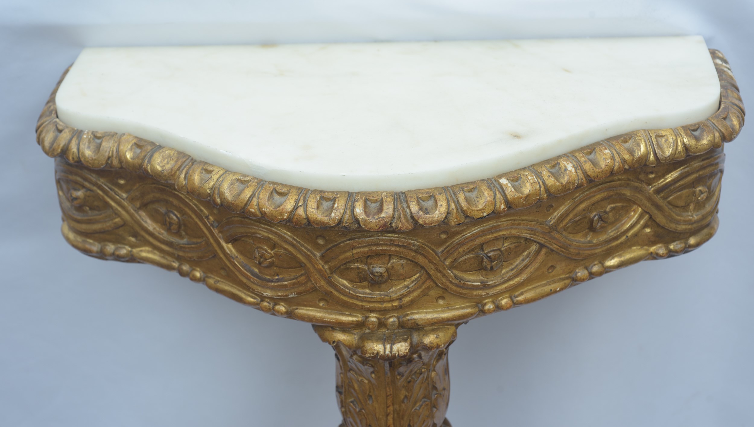 Coppia di piccole consolle da appoggio