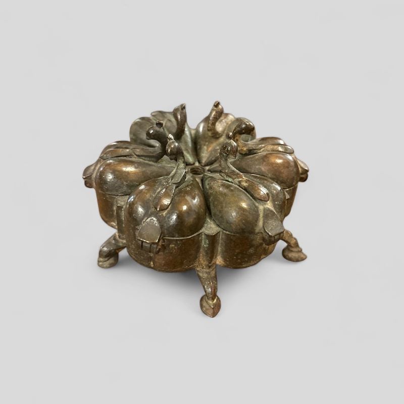 Piccolo Contenitore Cerimoniale in Bronzo