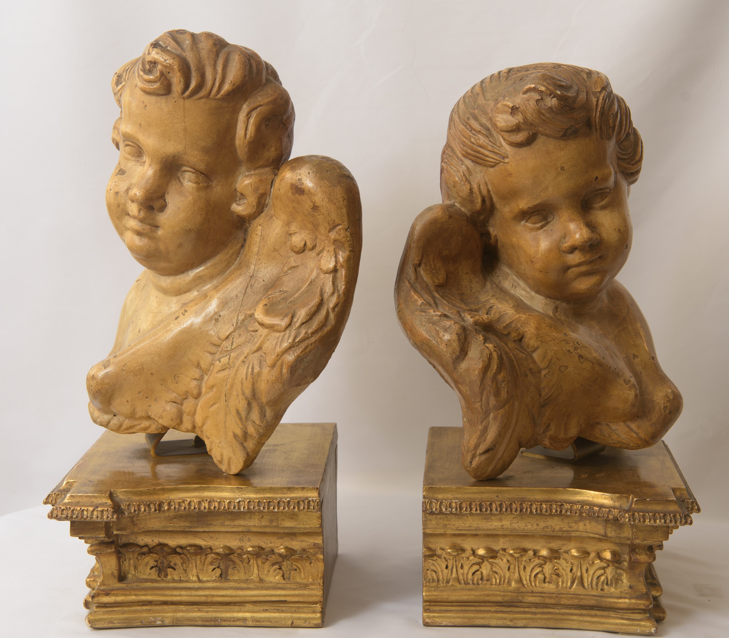 Coppia di putti alati