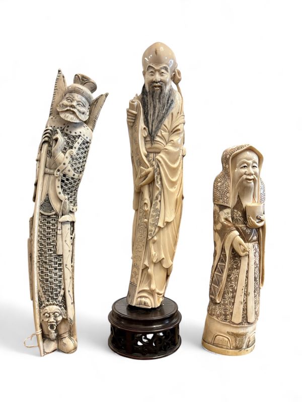 Lotto di tre sculture orientali