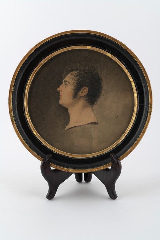 Manly portrait with a circular shape