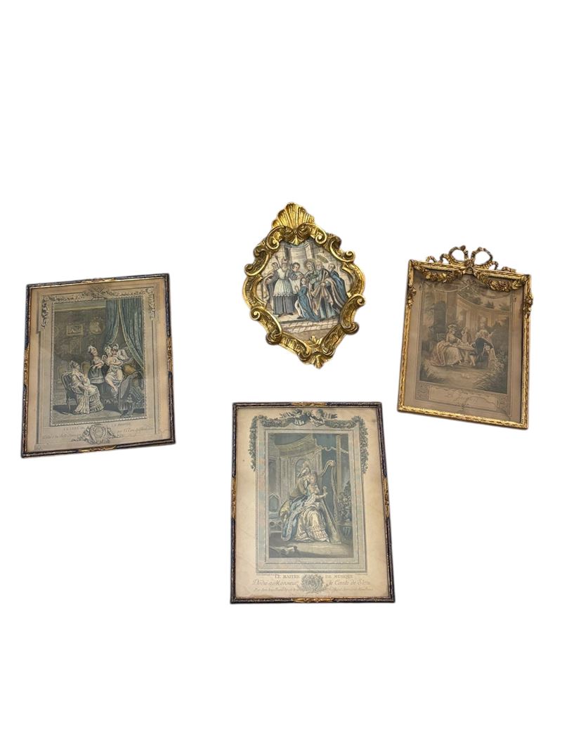 Set di 3 Stampe e un Tessuto Ricamato