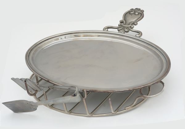 Vassoio con pinsa in metallo argentato  (XX secolo)  - Auction Art de la Table - DAMS Casa d'Aste