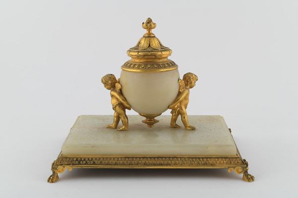 Desk inkwell