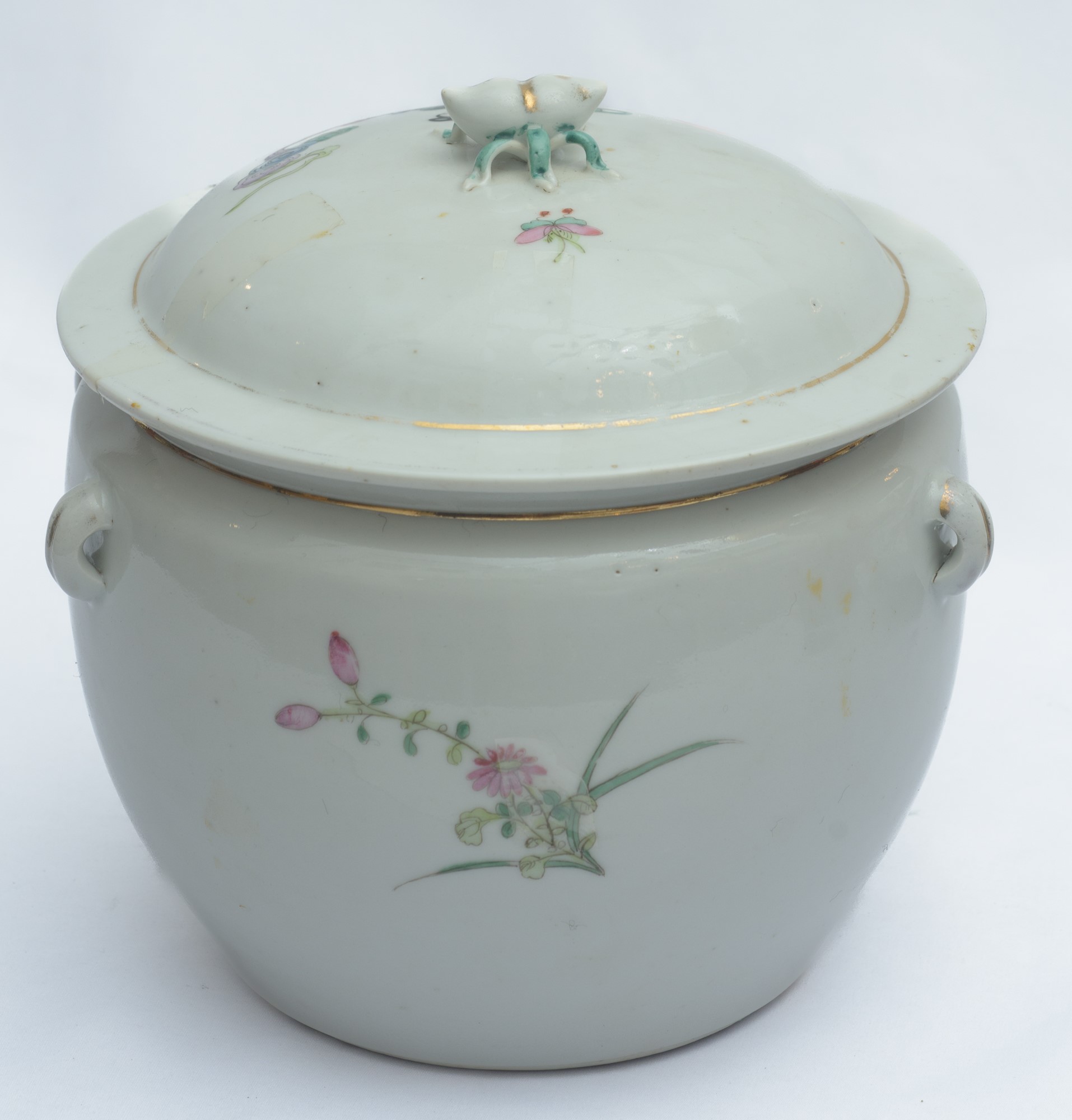 Pentola con coperchio