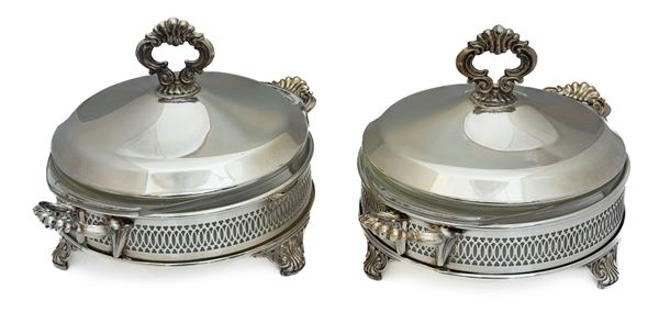 Set di due zuppiere con coperchi