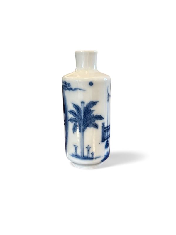 Snuff bottle