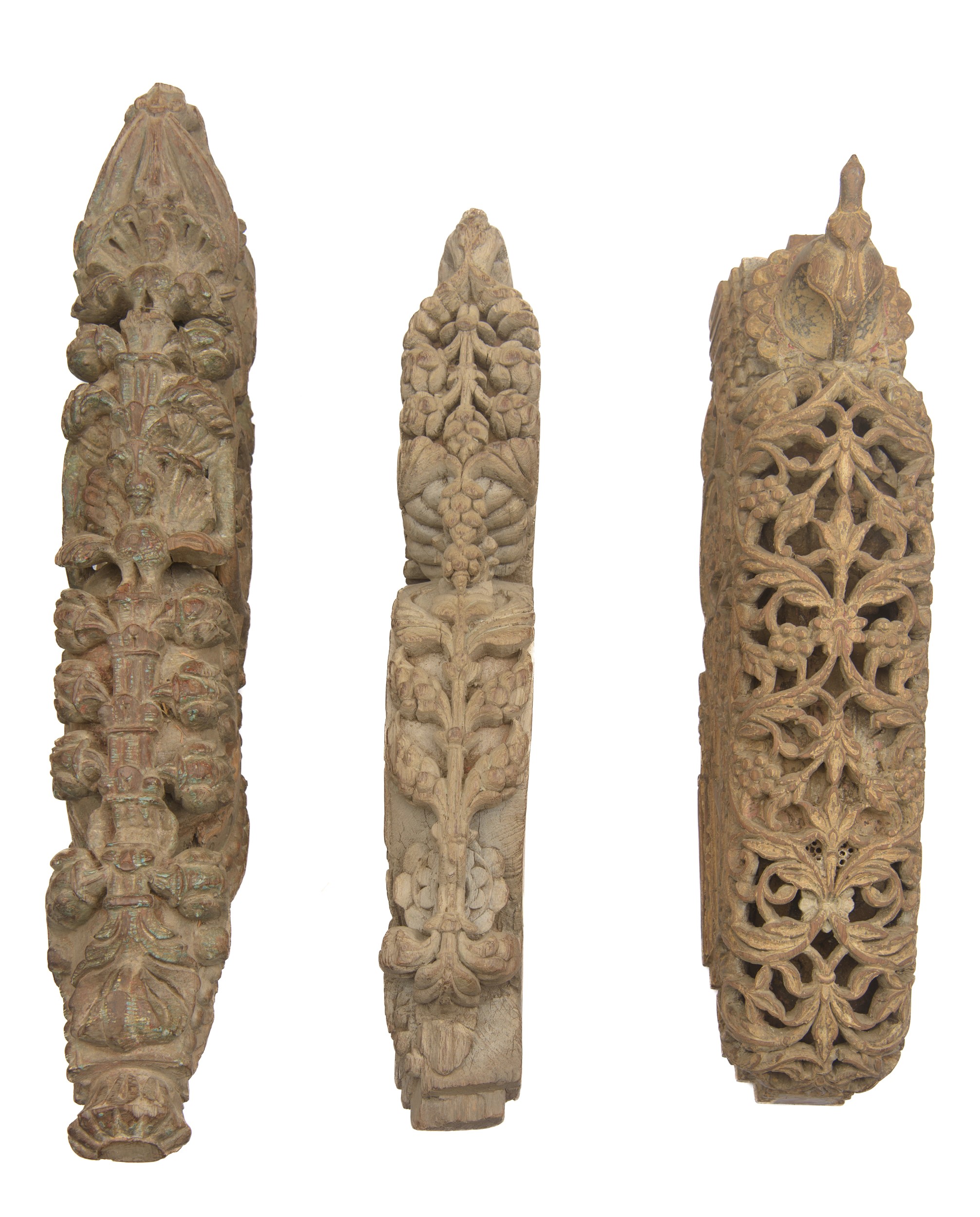 Tre elementi decorativi per architrave