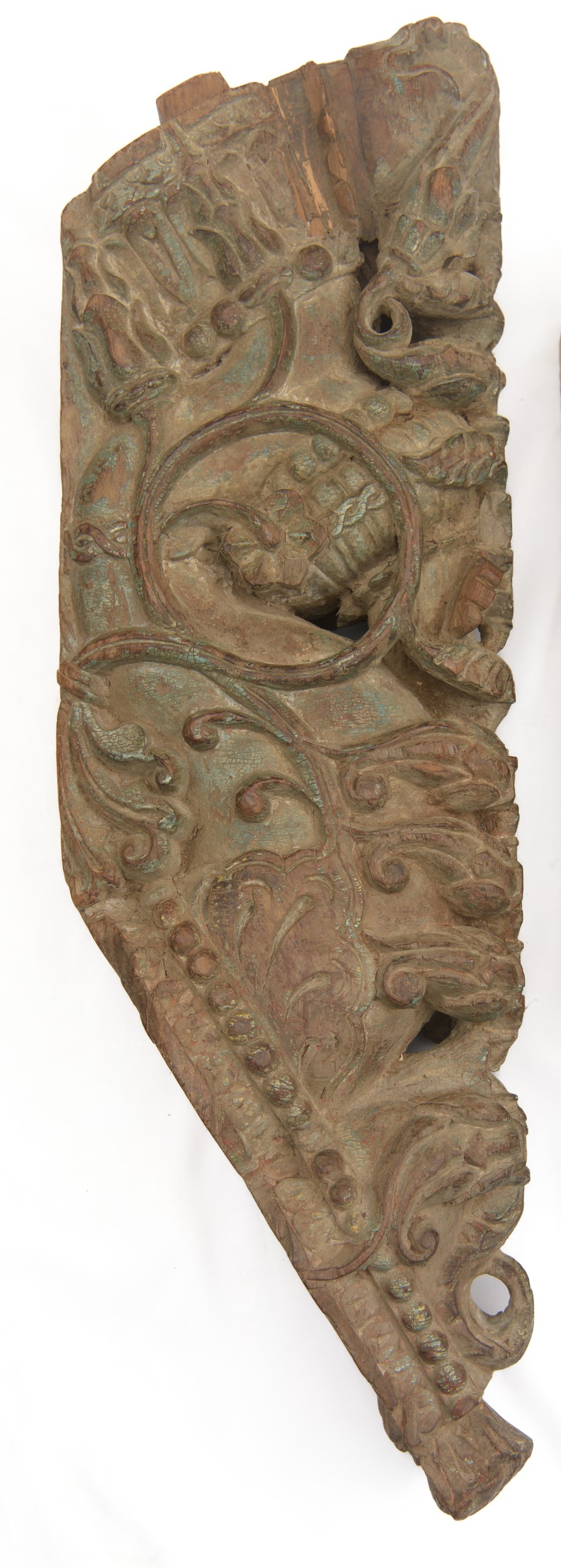 Tre elementi decorativi per architrave