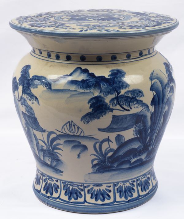 Sgabello in ceramica