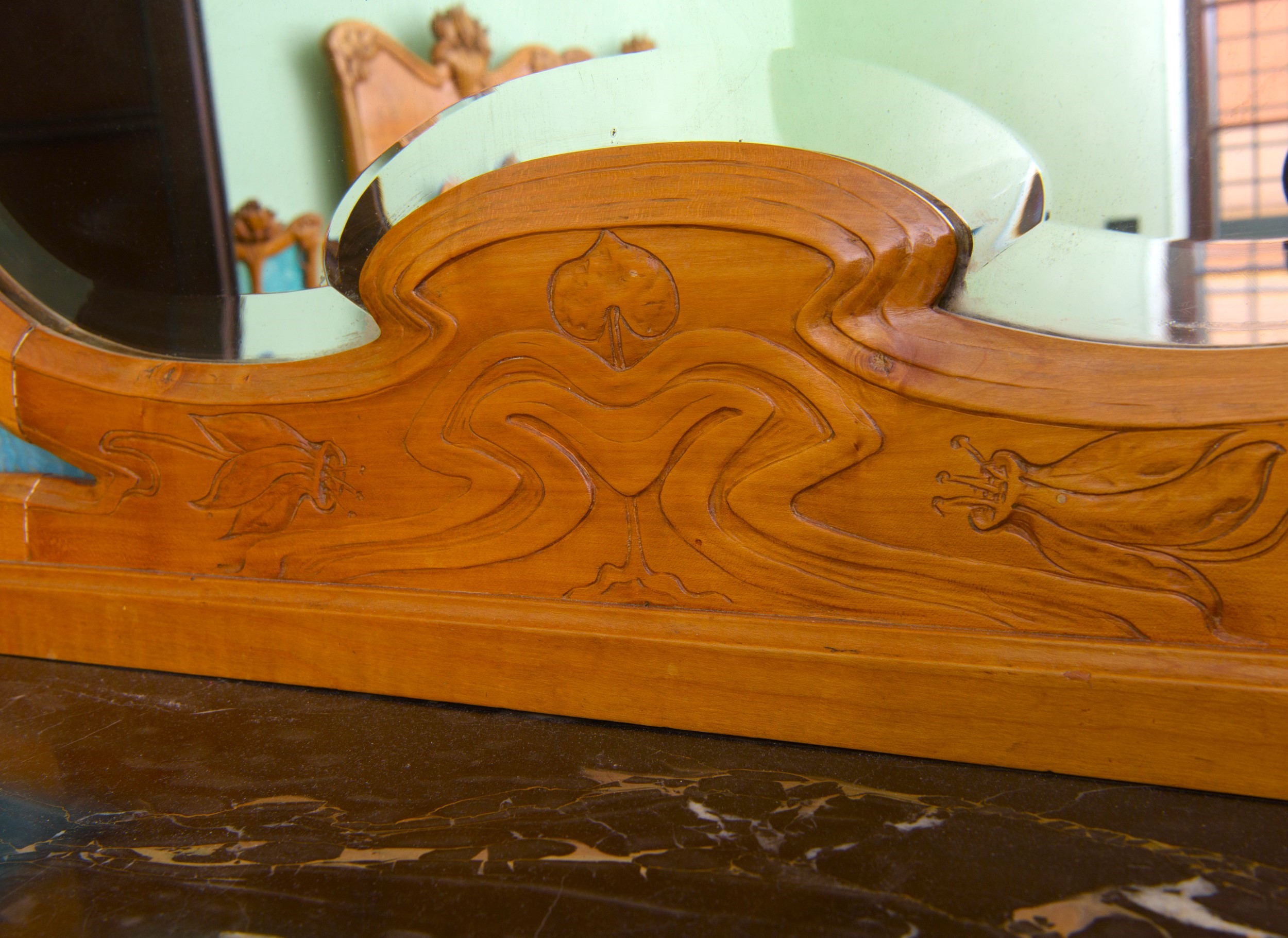 Officine Pietro Savio - Cassettiera e Specchiera