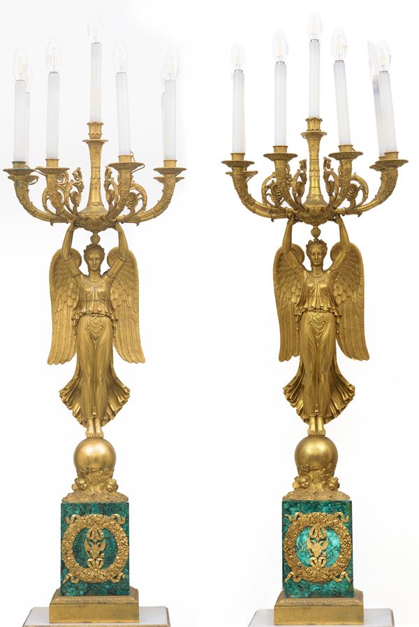 Pierre Philippe Thomire - Coppia di candelabri con Vittorie alate a sette fiamme