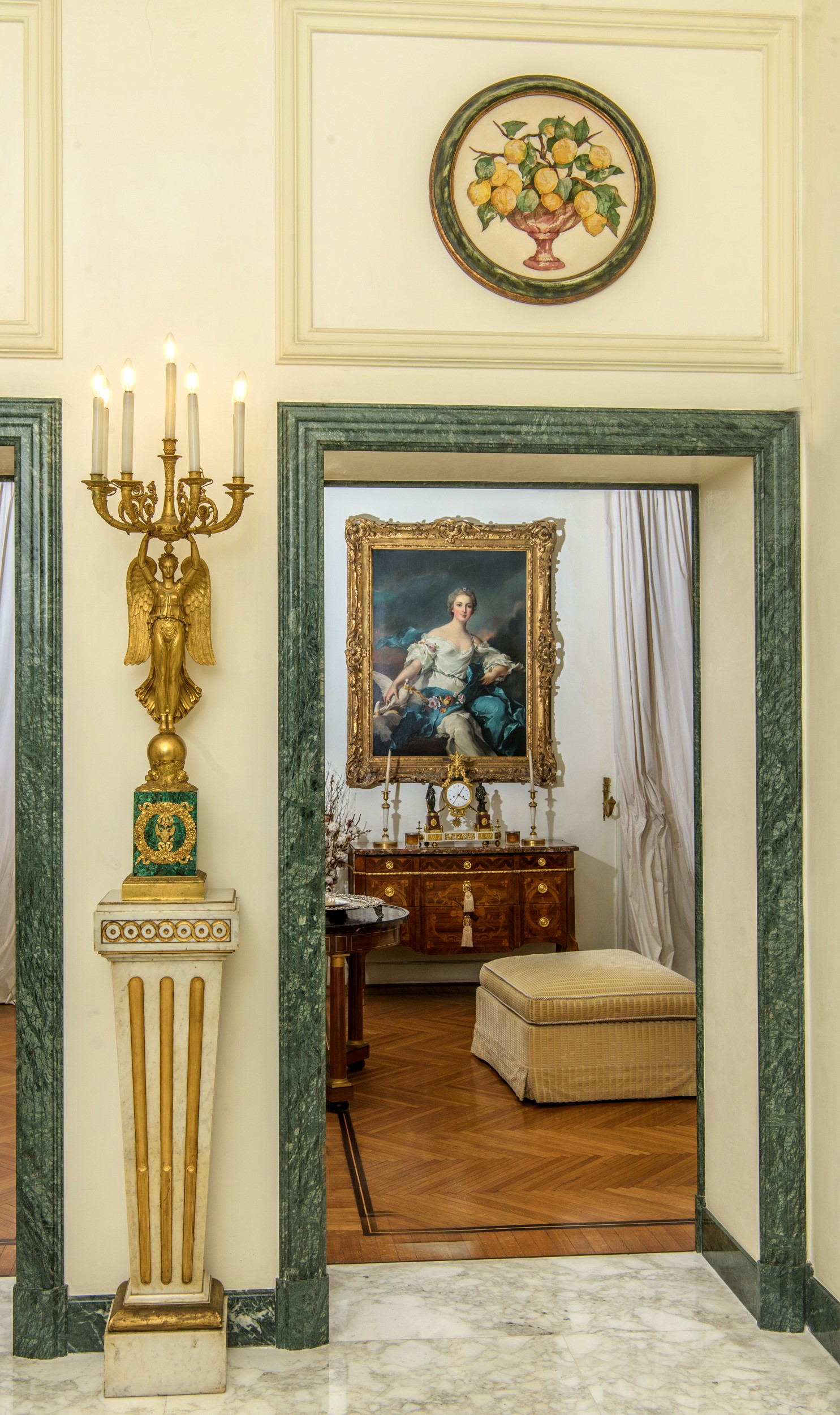 Pierre Philippe Thomire - Coppia di Candelabri con Vittorie Alate a Sette Fiamme