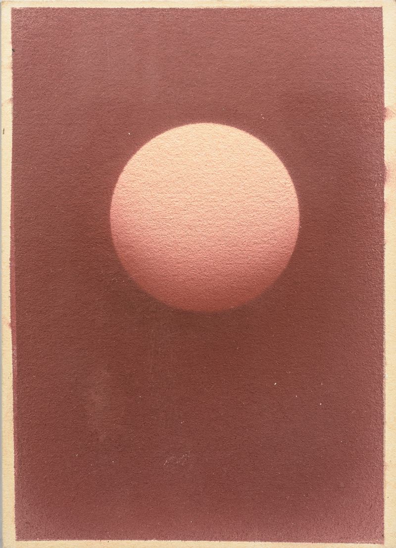 Luna con sfondo rosso