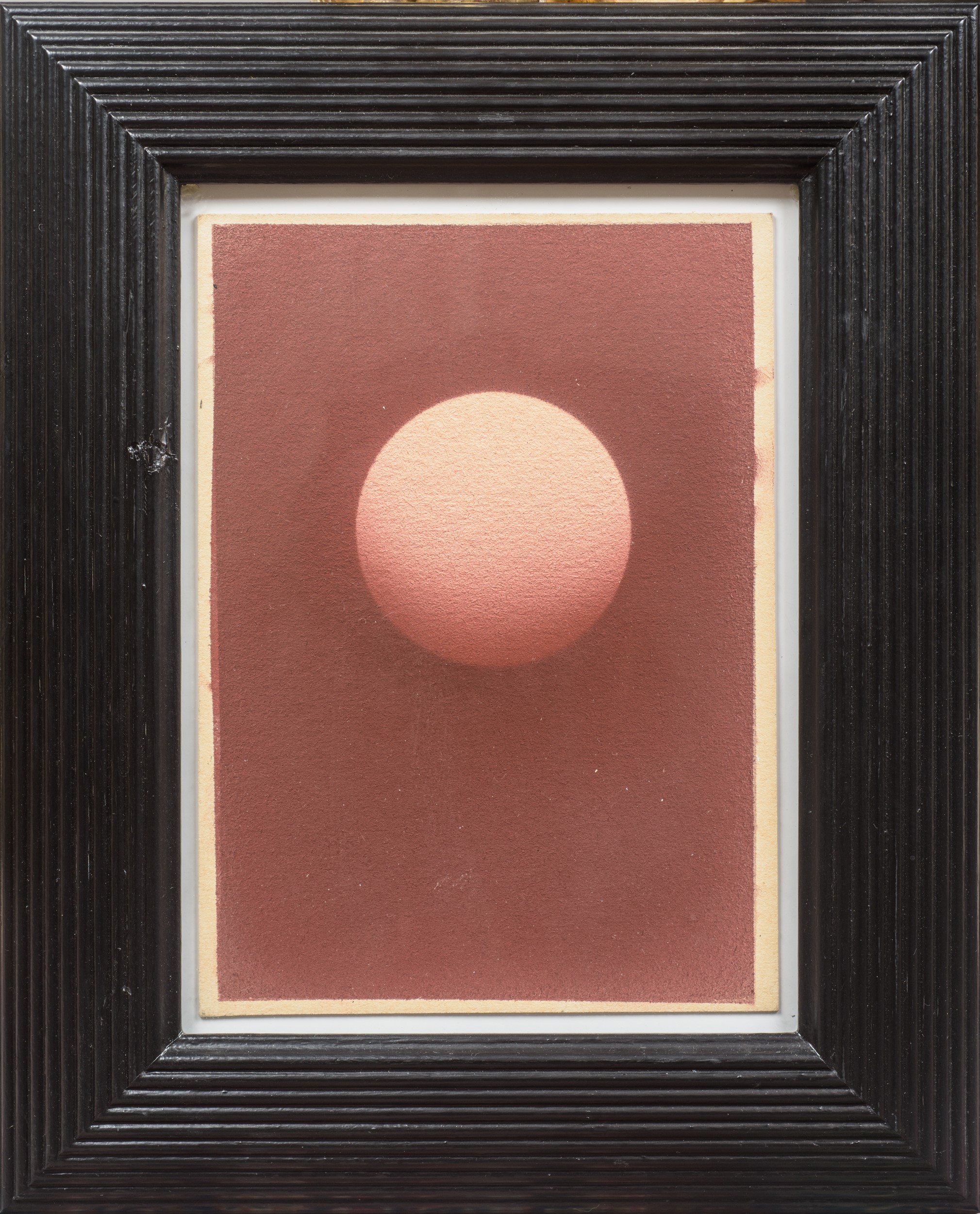 Luna con sfondo rosso