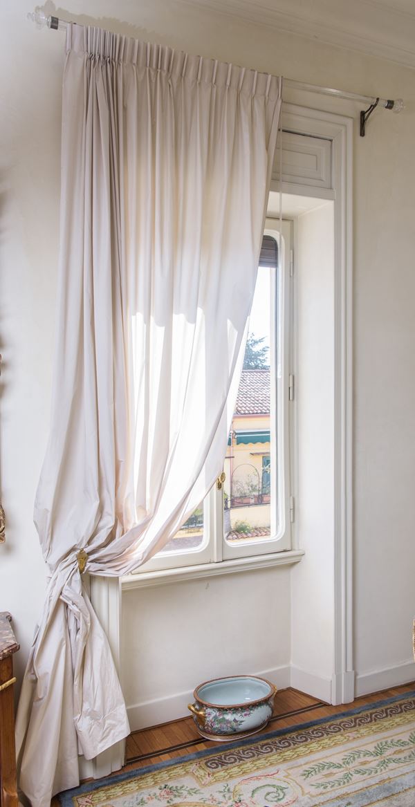 Four curtain rods