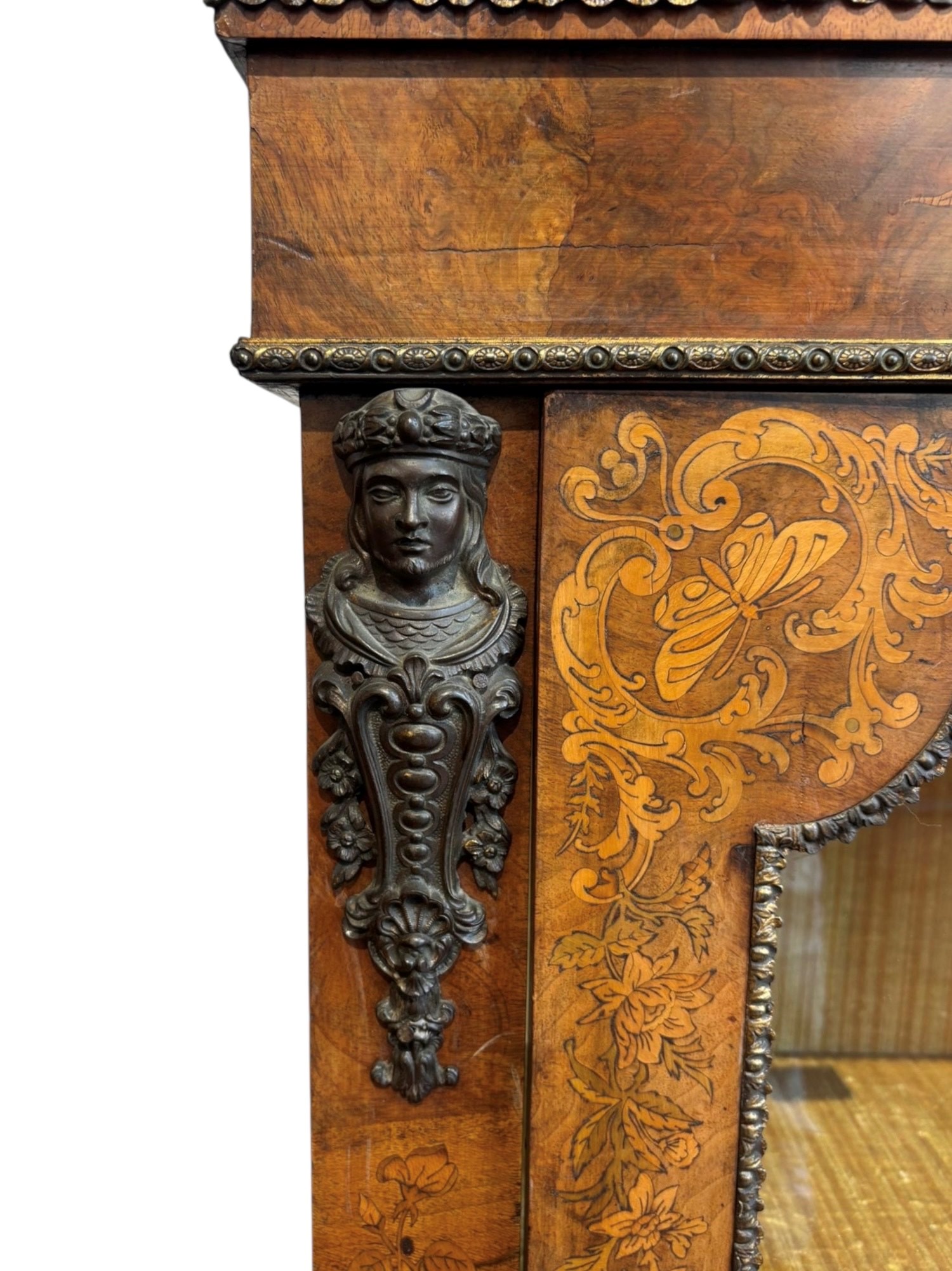 Coppia di credenzine Vittoriane