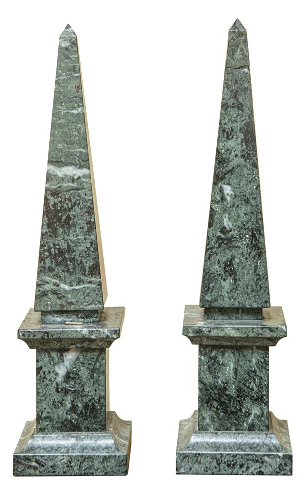 Coppia di obelischi