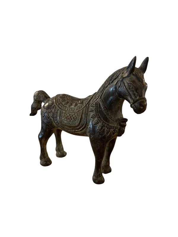 Scultura raffigurante cavallo