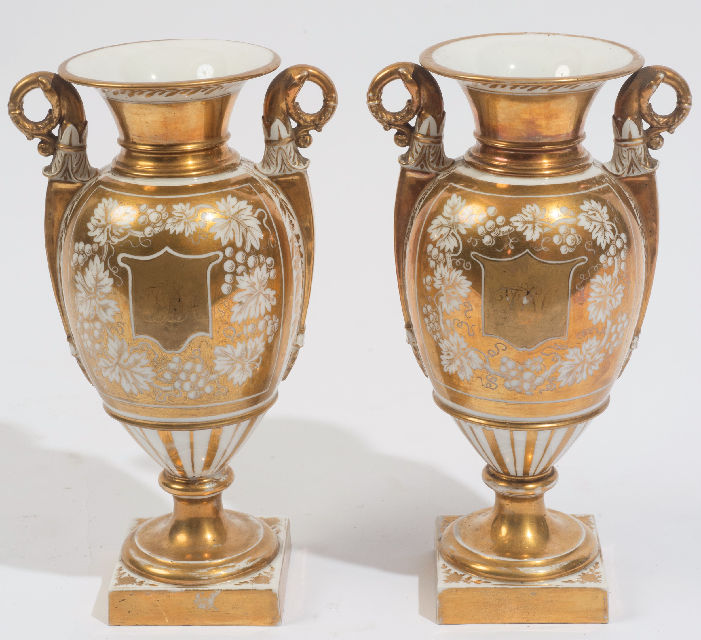 Coppia di vasi ad anfora