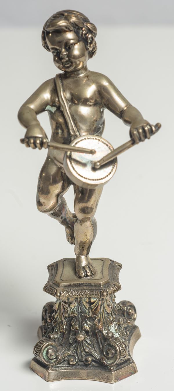 Scultura raffigurante tamburino in arg 800