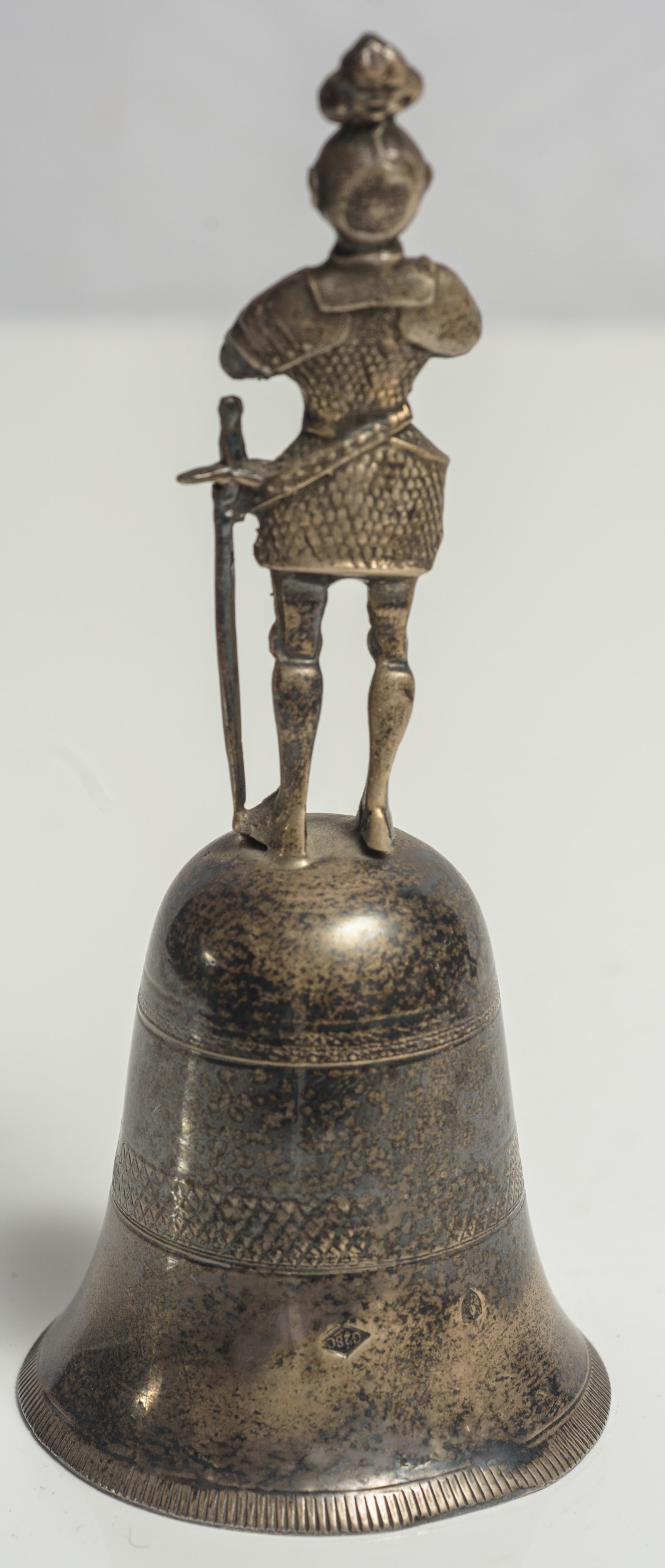 Campanella da tavolo in argento