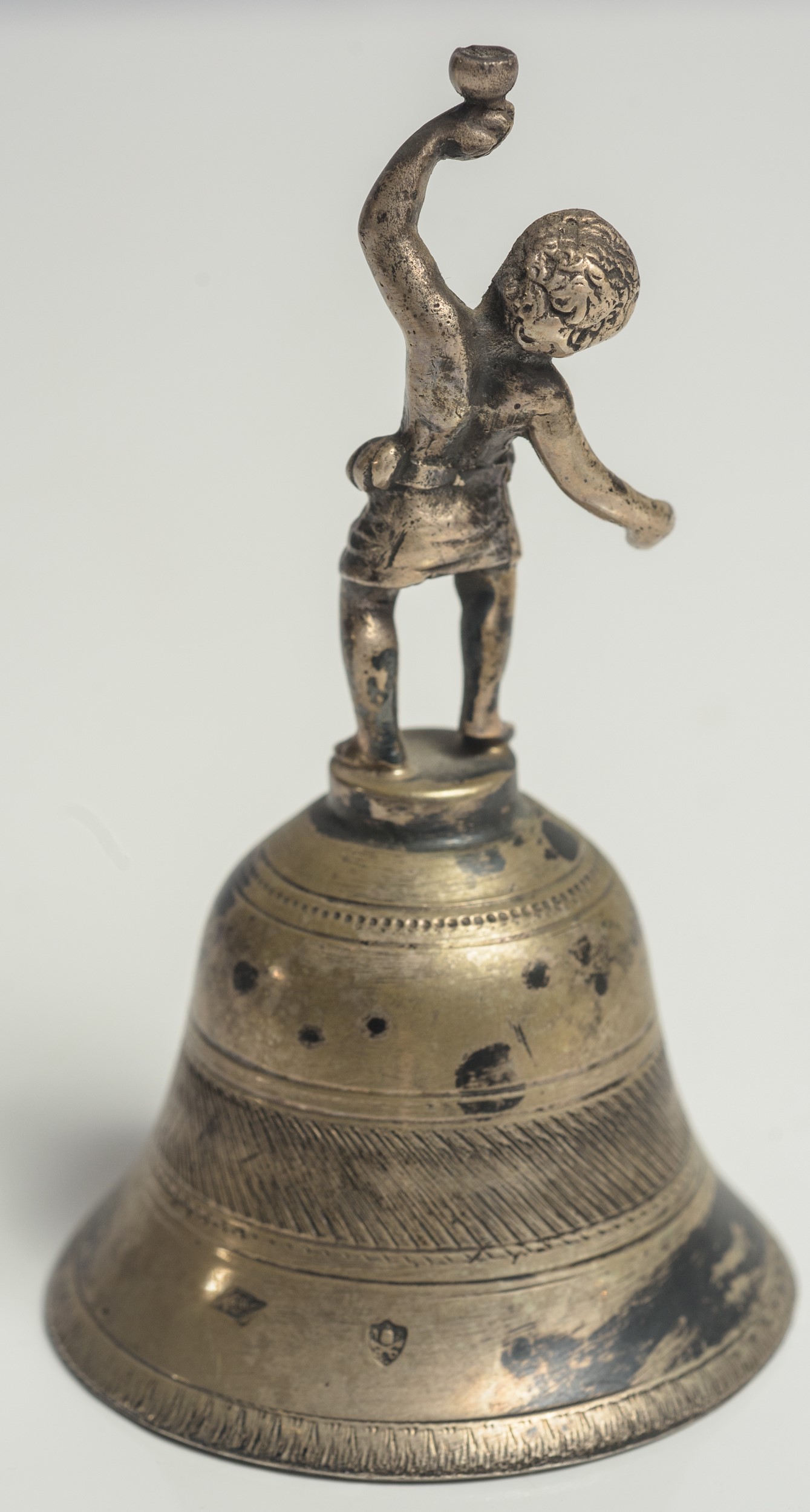 Campanella da tavolo in argento