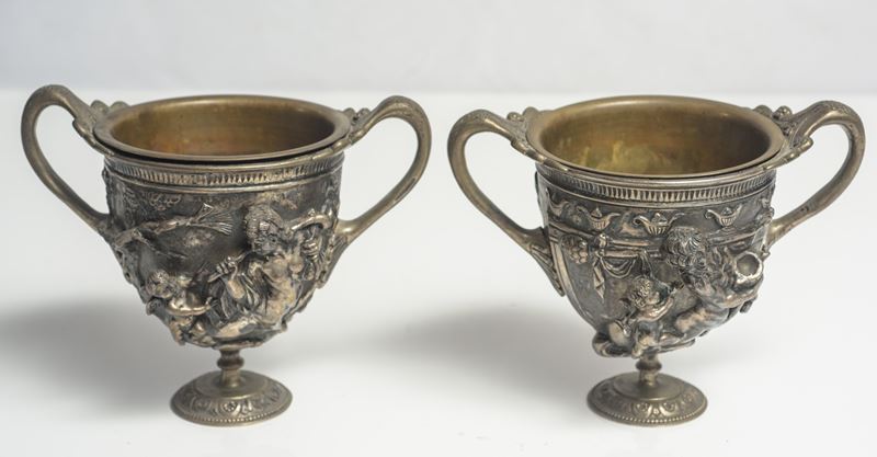 Coppia di vasi in argento