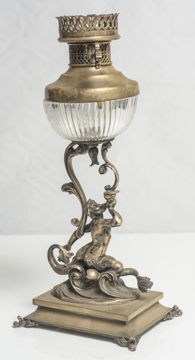 Lampada a petrolio in argento