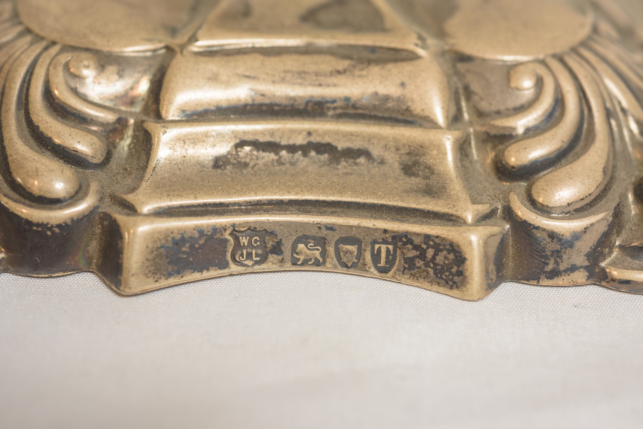 Coppia di candelieri in argento a stelo