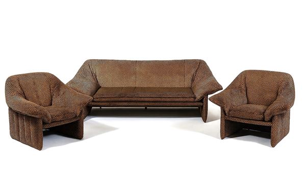 Mario Bellini - Coppia di poltrone e divano, mod. serie "Le Stelle"