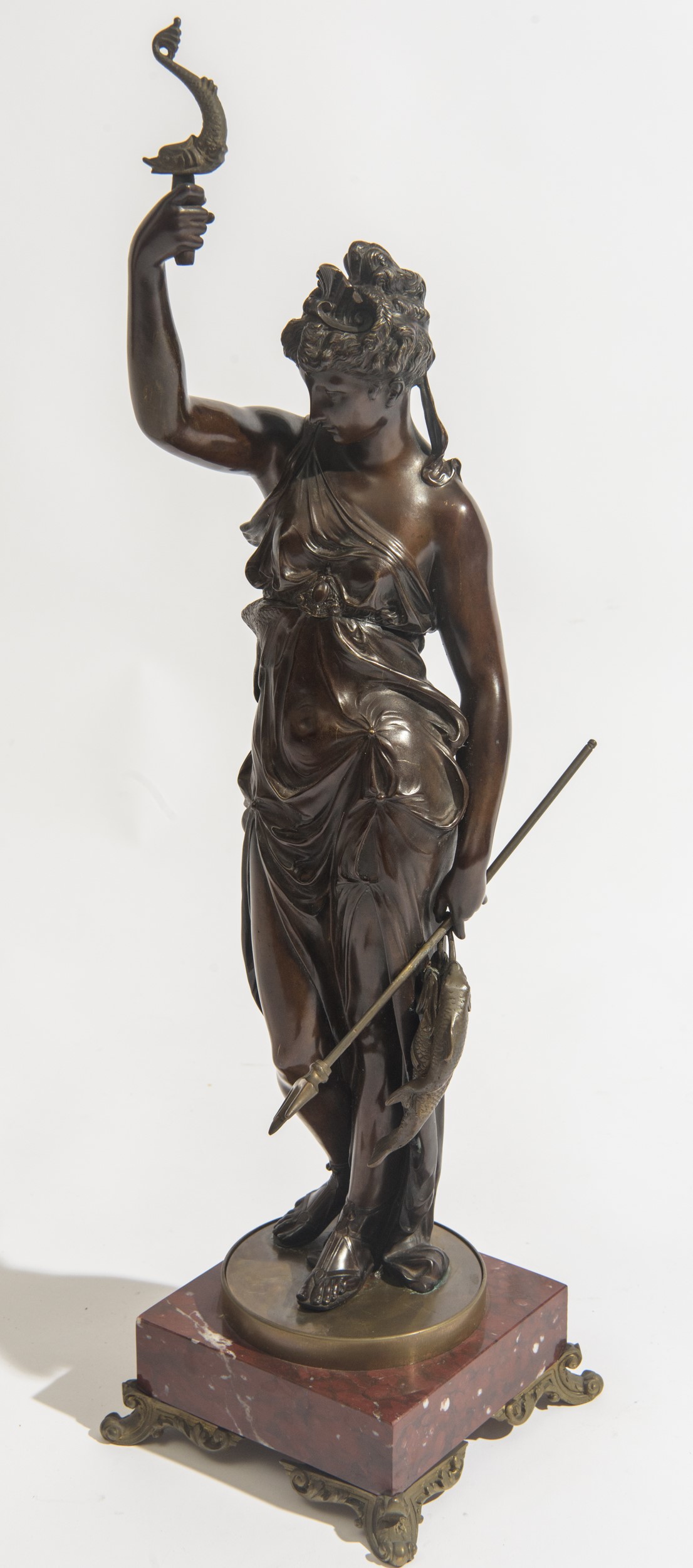 Scultura raffigurante allegoria della pesca