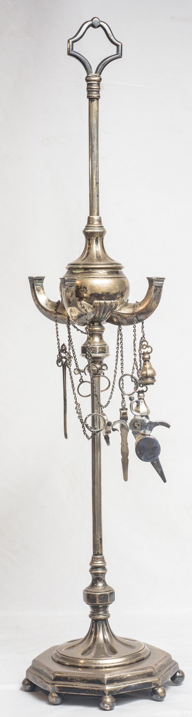 Grande lucerna in argento fuso