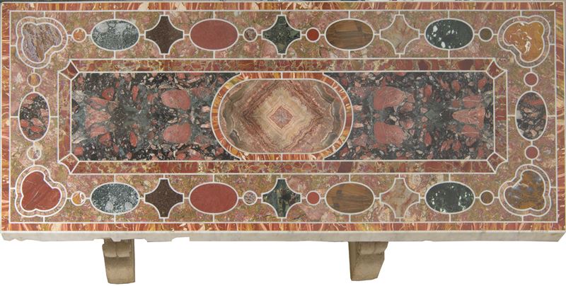 Piano in marmo con coppia di basamenti