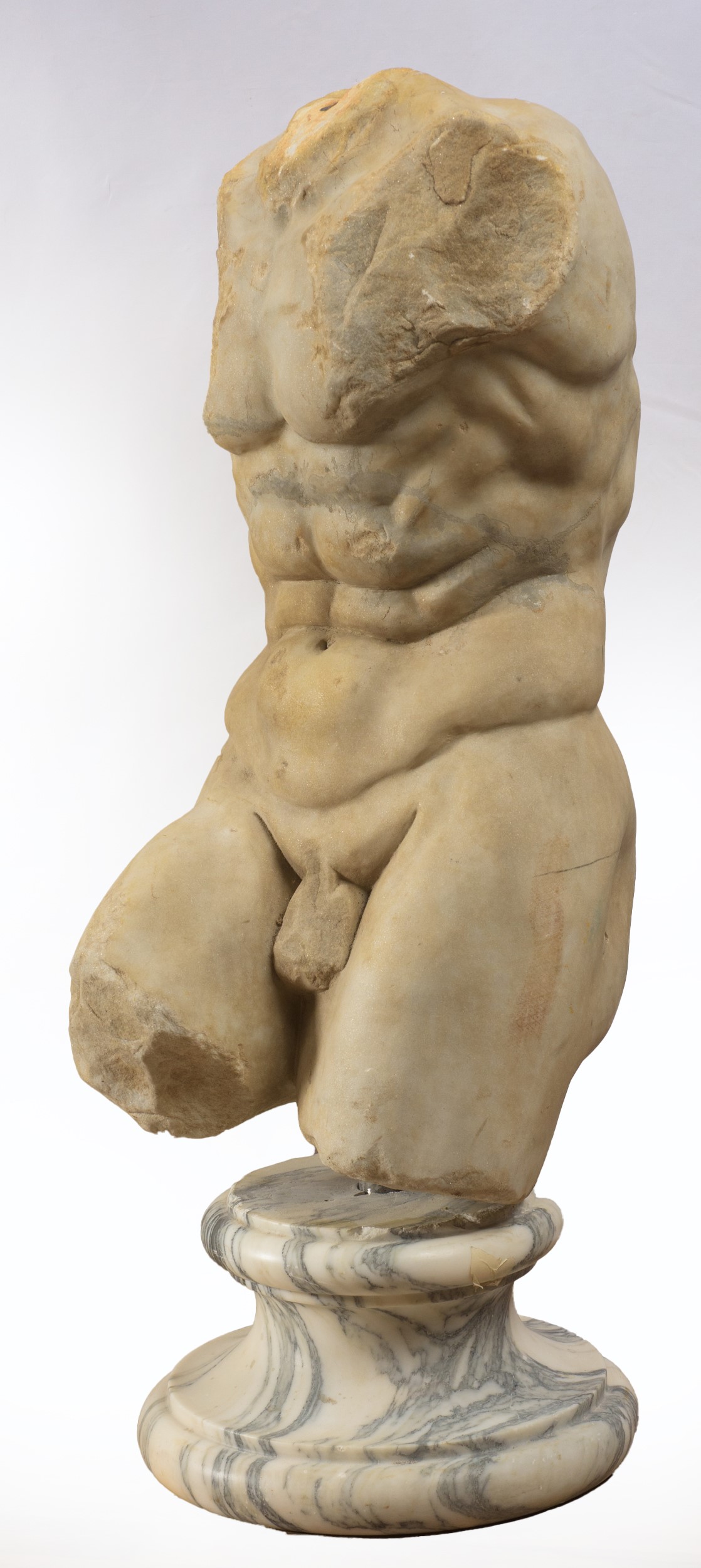 Raro torso in marmo bianco di Carrara