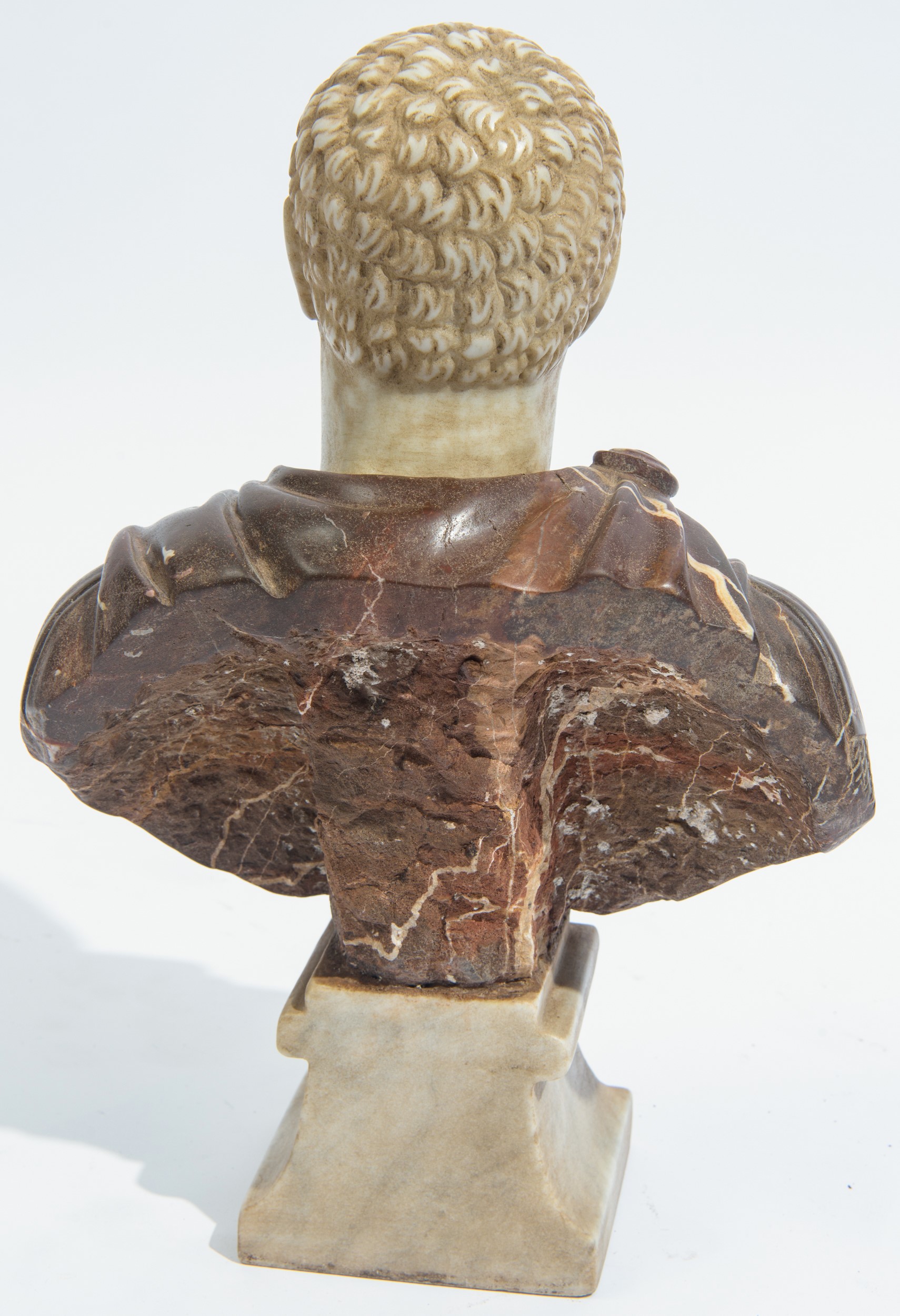 Piccolo busto raffigurante l'imperatore Caracalla