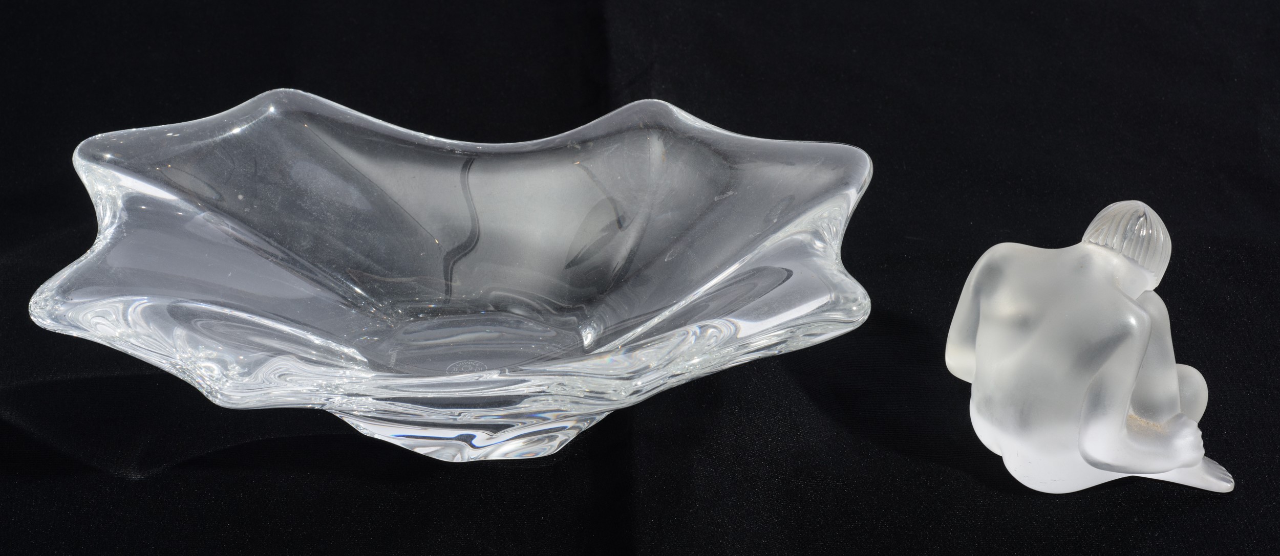 BACCARAT & LALIQUE - Lotto di due oggetti