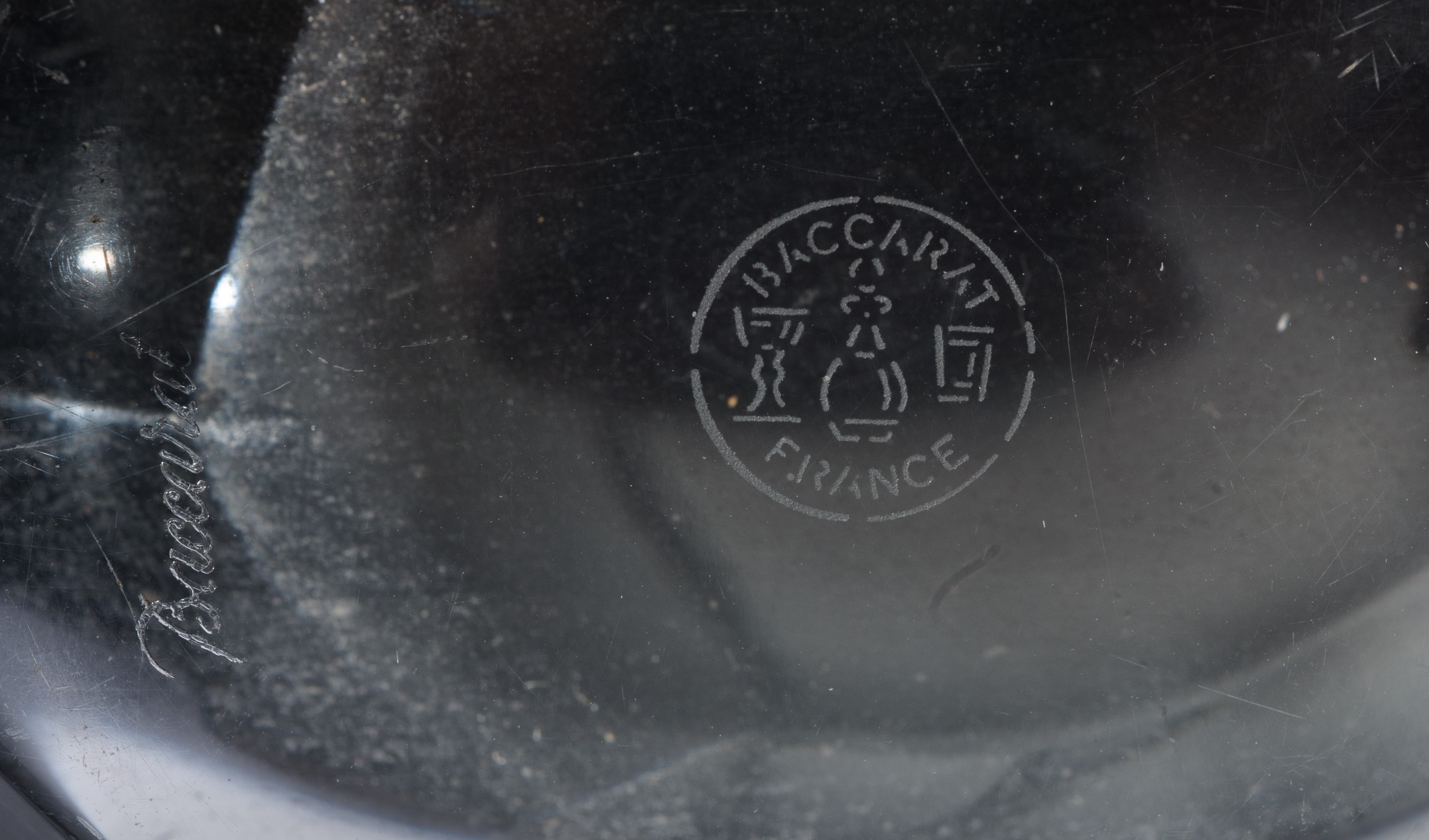 BACCARAT & LALIQUE - Lotto di due oggetti