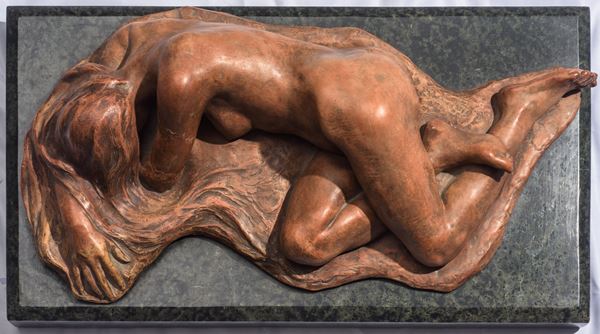 Figura femminile distesa