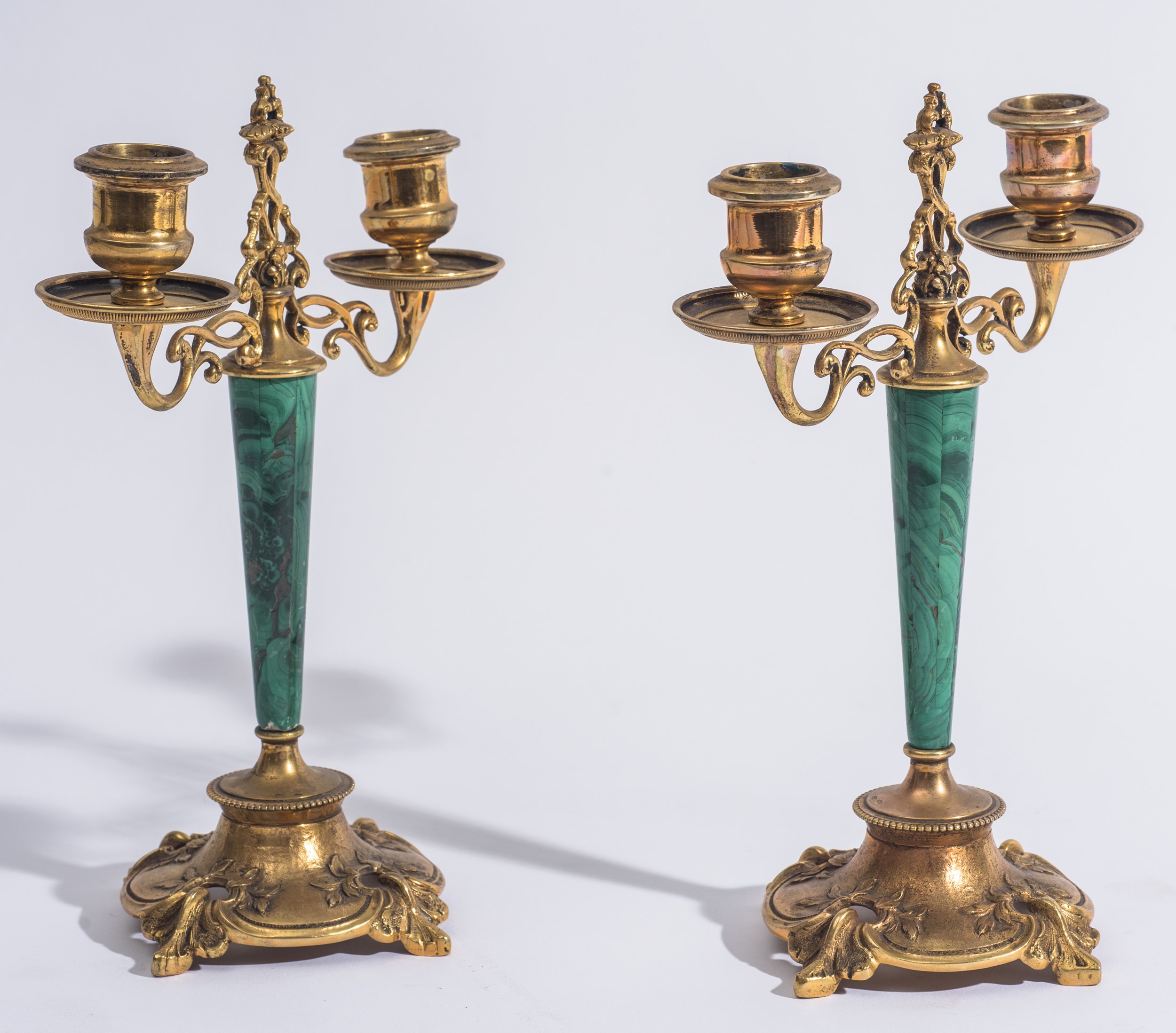 Coppia di piccoli candelabri